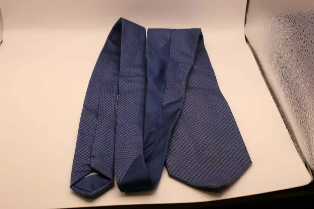 Italo Ferretti Handmade Italian Navy Blue Silk Geometric Pattern Necktie